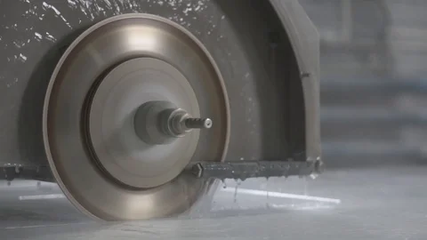 Stone cutting Stockbeeldmateriaal 108304304