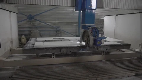 Stone cutting 動画素材 108304672