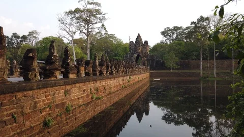  stone figures of “giants”of temples of Angkor Stock Footage 105891284