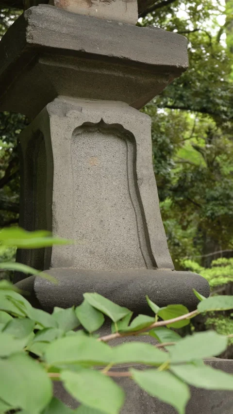 Stone Lantern Panning Shot in Garden Shrine, Vertical Video Видео 344786032