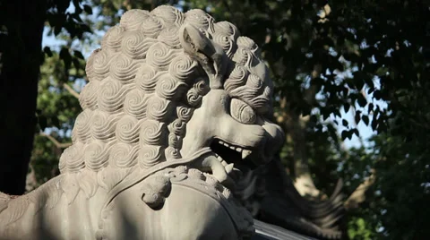 Stone lion at Temple Vídeo Stock 35752812
