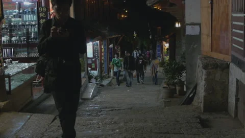 The stone paths of Lijiang Old Town at night 스톡 동영상 150647593