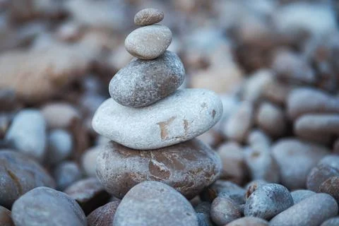 Stone pyramids on the beach Stock-Fotos