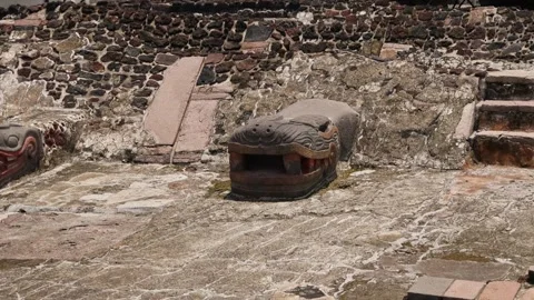 Stone Serpent Head Sculptures At Templo Mayor Pyramid Base Mexico City Stockbeeldmateriaal 344627418