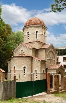 Stone single-domed single-altar Church of Luke, Archbishop of Crimea in the B Foto stock