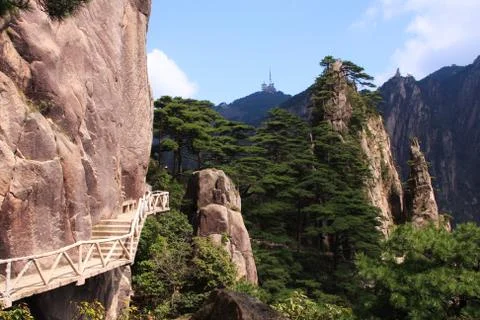 Stone Steep Steps . Trekking walking hiking Huangshan Mountain. Anhui, China. Foto stock