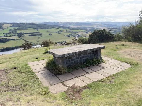 Stone table at the Kinnoull Hill viewpoint in Perthshire, Scotland 스톡 사진