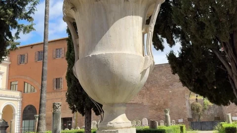 Stone Vase in Rome – Classical Decorative Sculpture Vídeo Stock 309871676