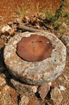 Stone well Stock-Fotos