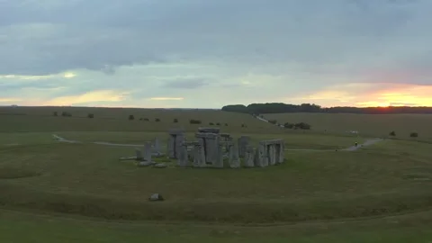 Stonehenge, England - sunset aerial tracking around stone circle 스톡 동영상 144782453
