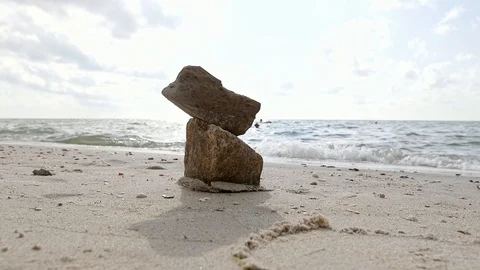 Stones on the beach Vídeo Stock 92921767