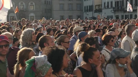 Stop 5g, protest against 5g technology in Italy. No vax, anti vaccination protes Stock-Footage 136612202