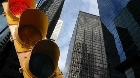 Stop light in the city Video stock 8849871