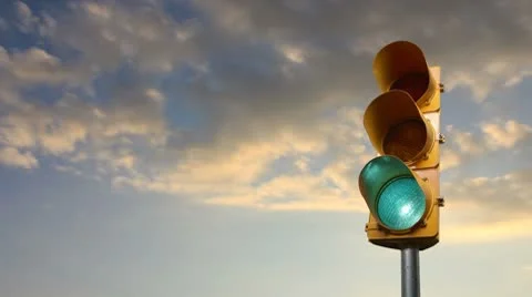 Stop light with sky background Видео 8849629