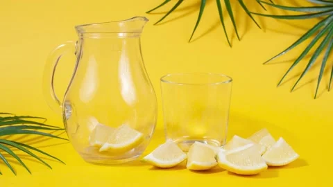Stop motion animation. Making lemonade with ice from a lemon Video stock 170175956