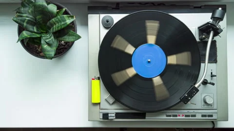 Stop motion animation of vintage record player with joint weed on vinyl disk. Stock-Footage 142879365