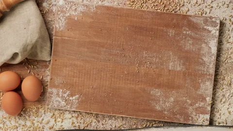 Stop motion of bread slices appearing at wooden board. Food concept Stock-Footage 130822400