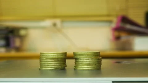 Stop motion footage coin decrease and increase business concept. 库存影片 220128265