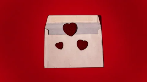 Stop motion pencil scketch Animation of a love letter with red hearts coming out 库存影片 229637280