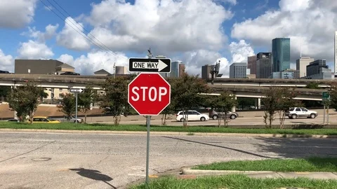 Stop Sign by Highway 库存影片 92907385