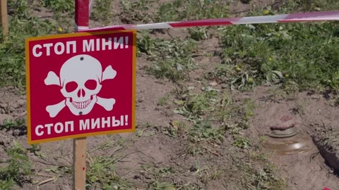 A stop sign for mined area 库存影片 240100090