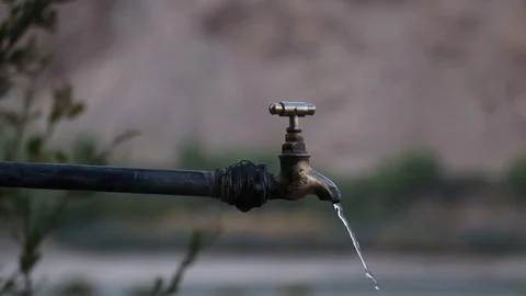 Stop water leakage 스톡 동영상 121965953