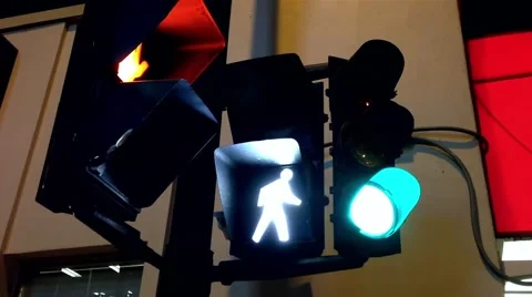 Stoplight turning green to red Stock Footage 47830302