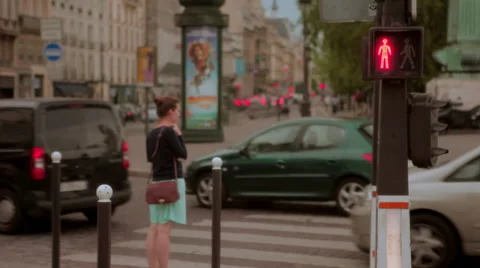 Stoplight turns green Stock Footage 41309670