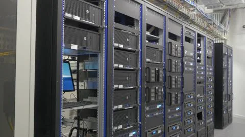 Storage servers are located in the server room of the data center. Back of the Foto stock