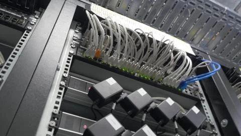 Storage servers are located in the server room of the data center. Back of the 库存照片