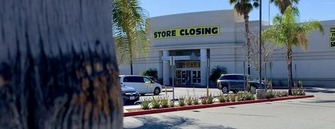 Store closing banner on building Stock Footage 125837094