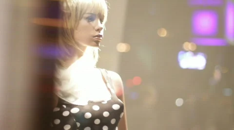 Store dummy handheld 3 Stock-Footage 873030