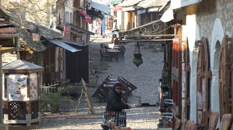 Store Opening on streets in Mostar Видео 47010454