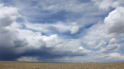 Storm Cell moves in over the Plains Time Lapse Video stock 731035