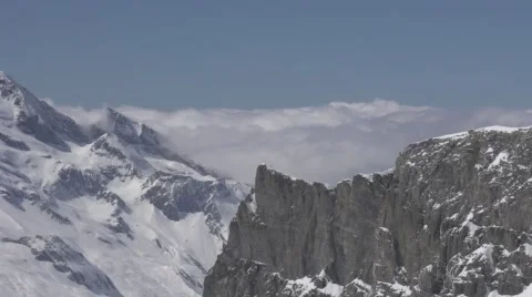 Storm Clouds Approaching Mountain Range. Vídeo Stock 59189389