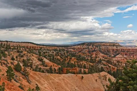 Storm clouds gather over Bryce Canyon 스톡 사진