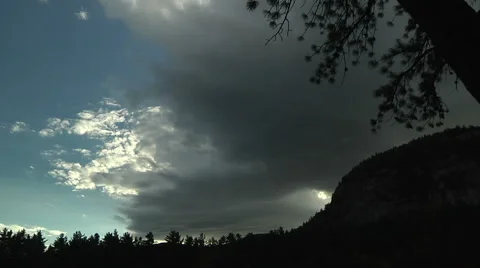 Storm Clouds moving over New England mountains 스톡 동영상 6122291