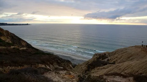 Storm Clouds Roll in from Ocean Cliffs - TimeLapse 库存影片 82000028