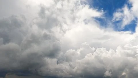 Storm clouds in the sky before a powerful storm Stockfoto's