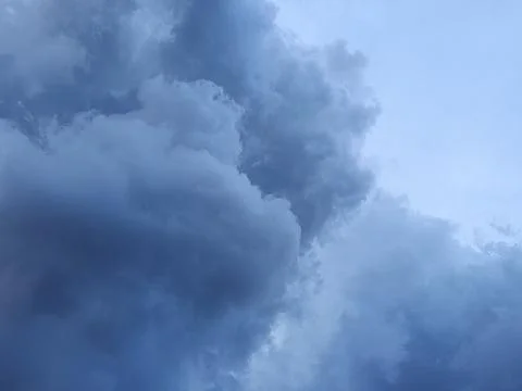 Storm Clouds Storm Cloud Background Dramatic Cloudscape Dark Cloud Formatio Stockfoto's