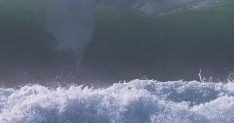 Storm driven ocean waves crashing heavy surf slow motion 스톡 동영상 331331855