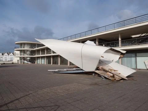 Storm Eunice has damaged architecture at iconic art deco De La Warr Pavilion Stock Photos