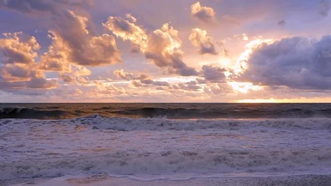 Storm at sea at sunset Stock-Footage 82322927