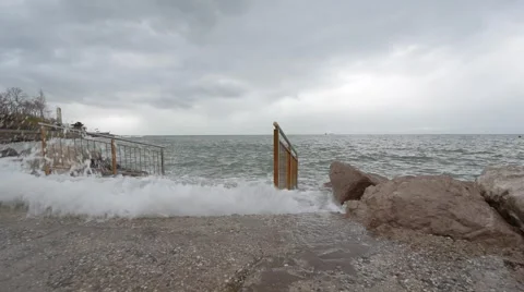 Storm waves on the coast Stock-Footage 60229471