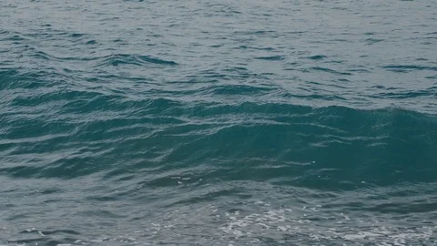 Storm waves in the ocean Stockbeeldmateriaal 75914635