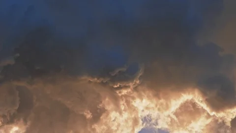 The stormy clouds shined from below with the sun Vídeo Stock 112659150