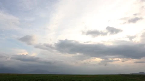 Stormy clouds time lapse. Stockbeeldmateriaal 133504656