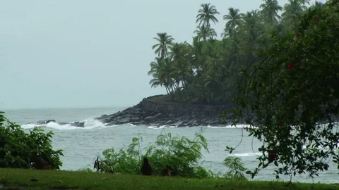 Stormy waves crash ashore on Devils Island Stock-Footage 76867692