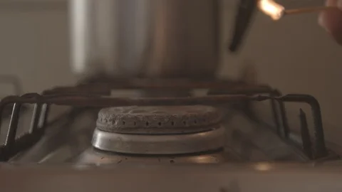 Stove being lit 動画素材 127510994