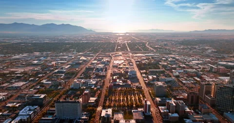Straight parallel roads cross the urban landscape of the large city. Stock-Footage 316970686